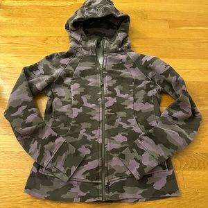 Lululemon scuba size 6